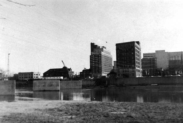 Building Main St. Bridge 1957